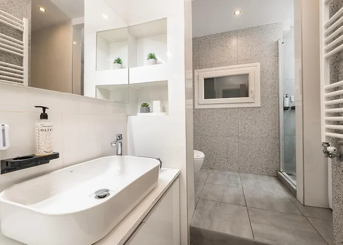 Houseloft Grand Vista *